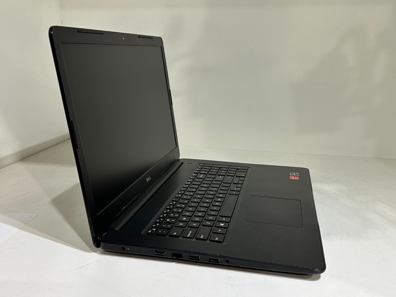 Dell Inspiron 17 3785 AMD RYZEN 3 2300U 2.00GHz 8GB RAM 128GB SSD Win 11 read