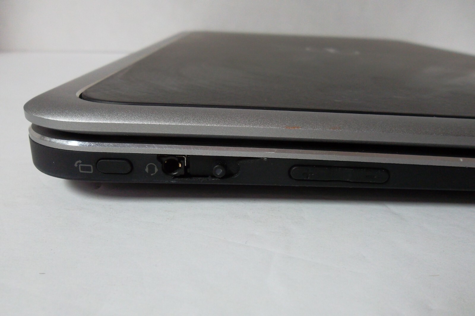 Dell XPS 12 9Q23 Hybrid Ultrabook Intel Core i5-3317U 1.70GHz 1080p Wi-Fi Touch