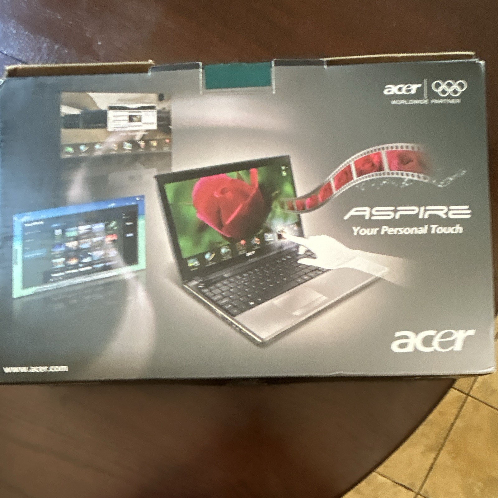 Acer Aspire 15.6in Intel Core i3 2.53GHz 4GB 320GB HDD Win7 Black