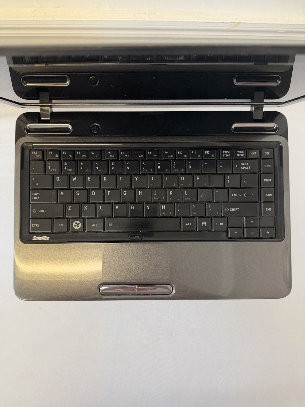 Toshiba Satellite L645D-54056 Laptop – Good Screen – CPU Unknown – Read Des