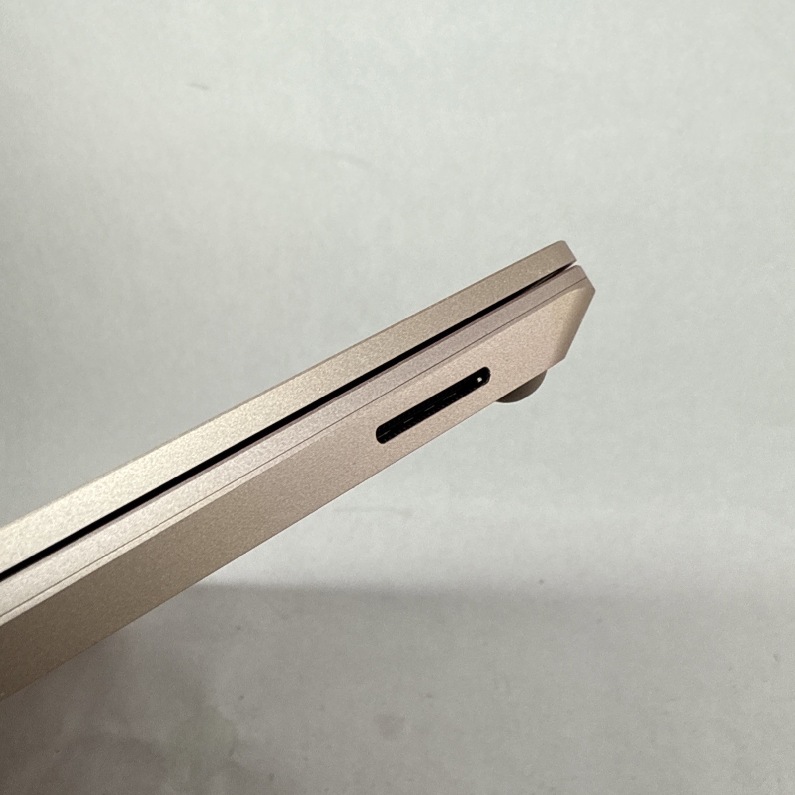 Microsoft Surface Laptop 5 13″ i5-1235U 8GB RAM 512GB SSD W11 Sandstone READ