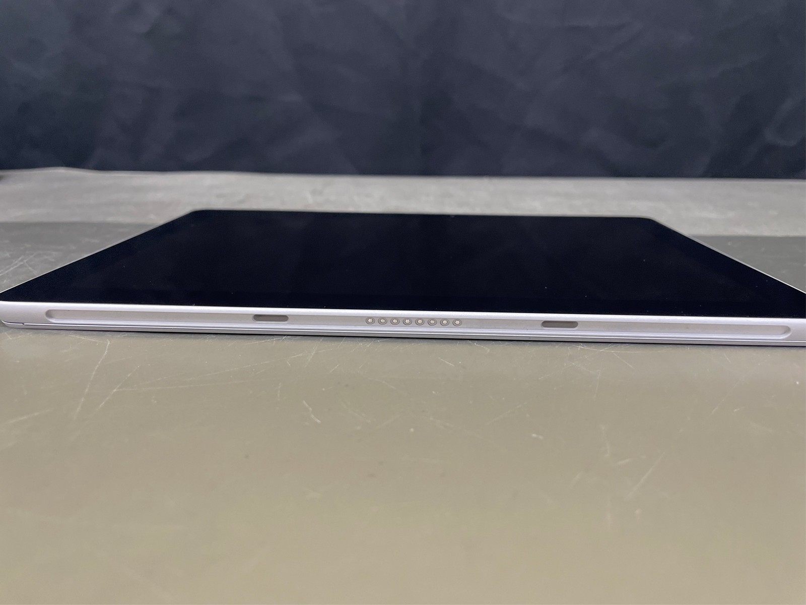 Microsoft Surface Go Tablet 10 Intel Pentium 4415Y Dual-core 2 Core 1.60 GHz 4 G