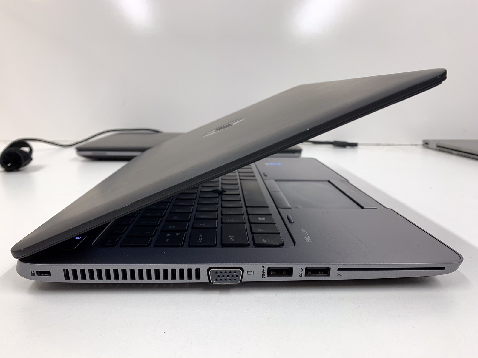 HP EliteBook 840 G2 14″ CORE i5-5300U @ 2.30GHz | 4GB RAM | NO HDD | #T82