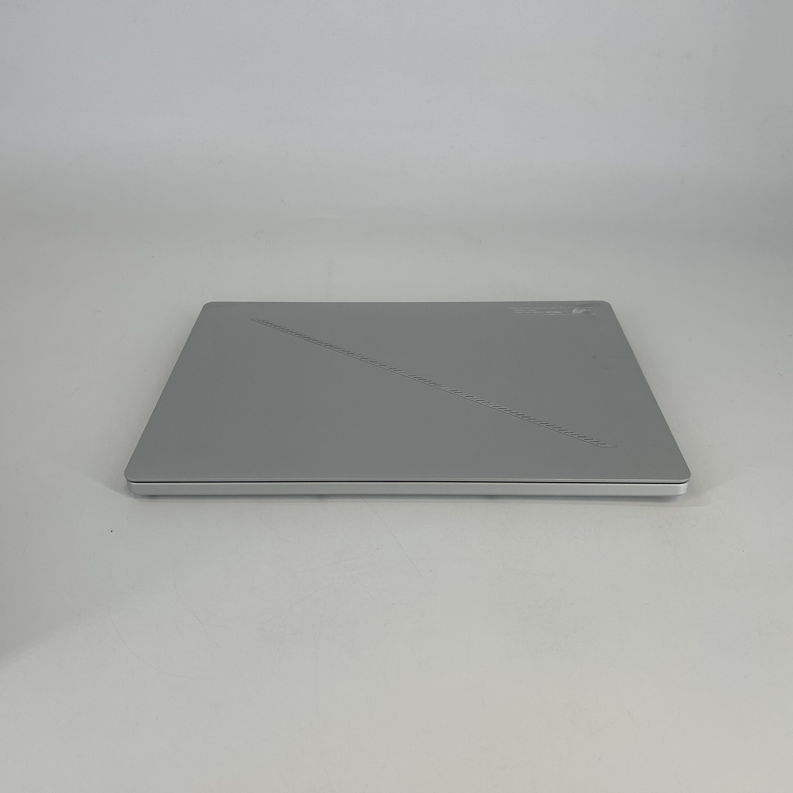 Asus ROG Zephyrus G14 GA403 14 120Hz QHD+ 4GHz Ryzen 9 8945HS 16GB 1TB RTX 4060
