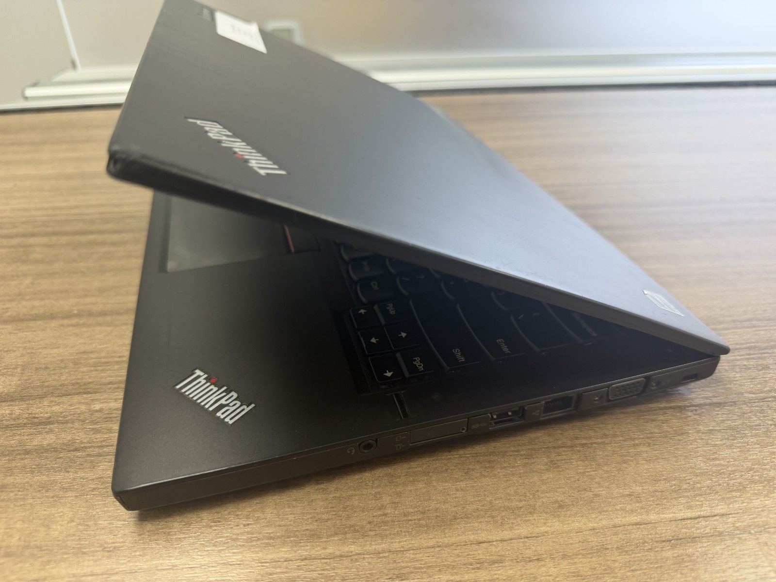 LENOVO THINKPAD T450S CORE I5 5TH DDR3 4GB RAM 14GB SSD USED