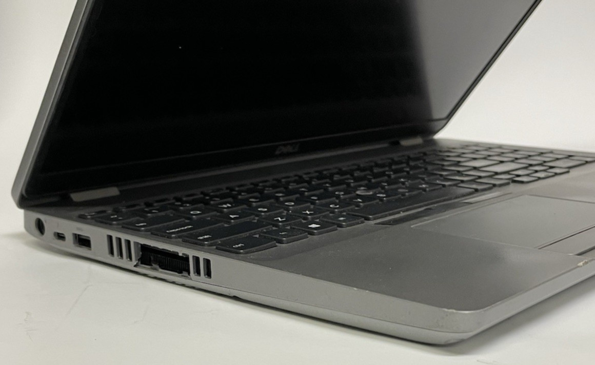 Dell Latitude 5511 Laptop 15.6″ Core i5-10400H @2.60GHz – NO RAM – NO SSD / OS