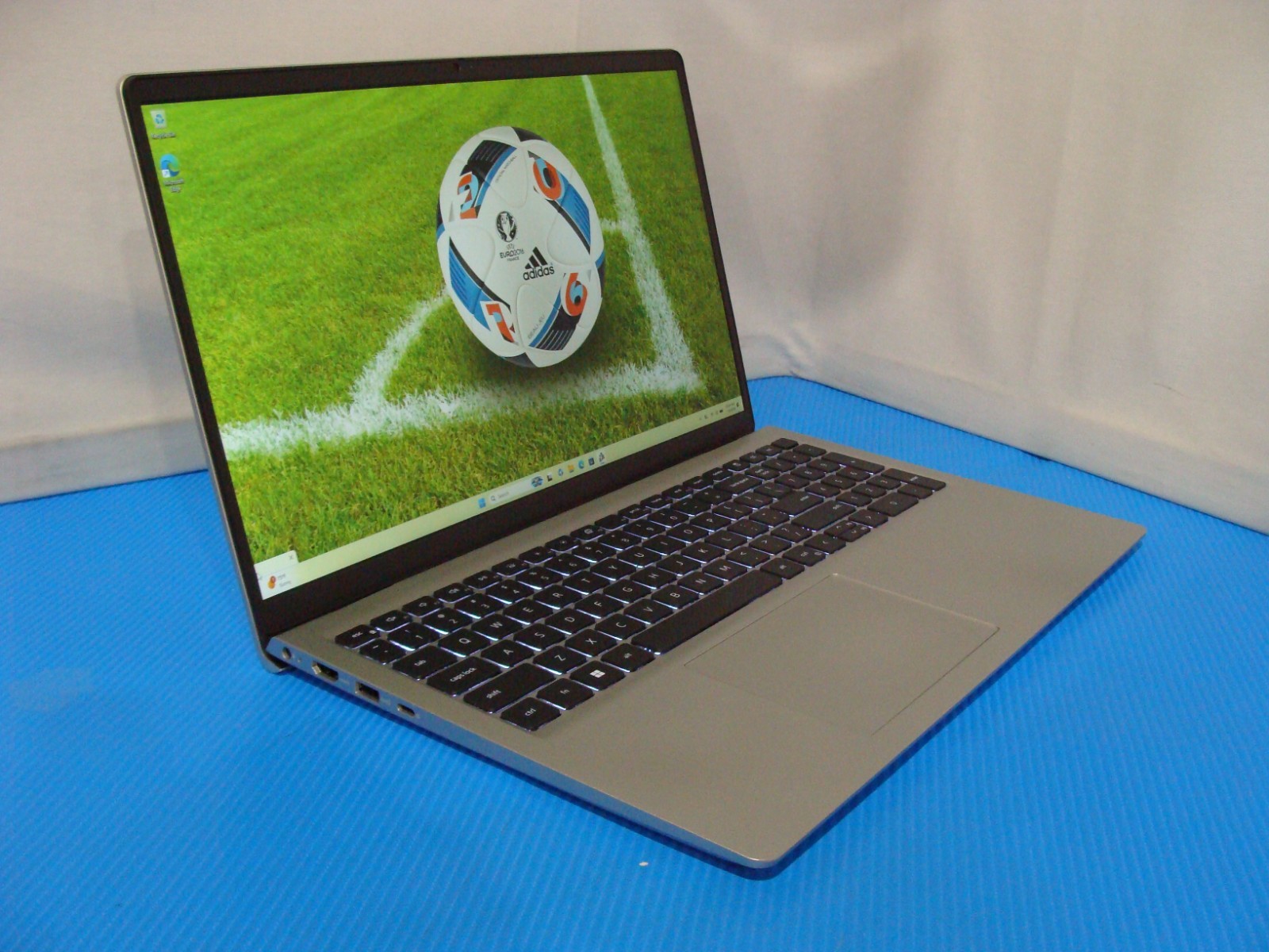 Dell Inspiron 15 3530 15.6″FHD 120hz i7-1355U 1.7GHz 16GB 1TB SSD W11P +Charger