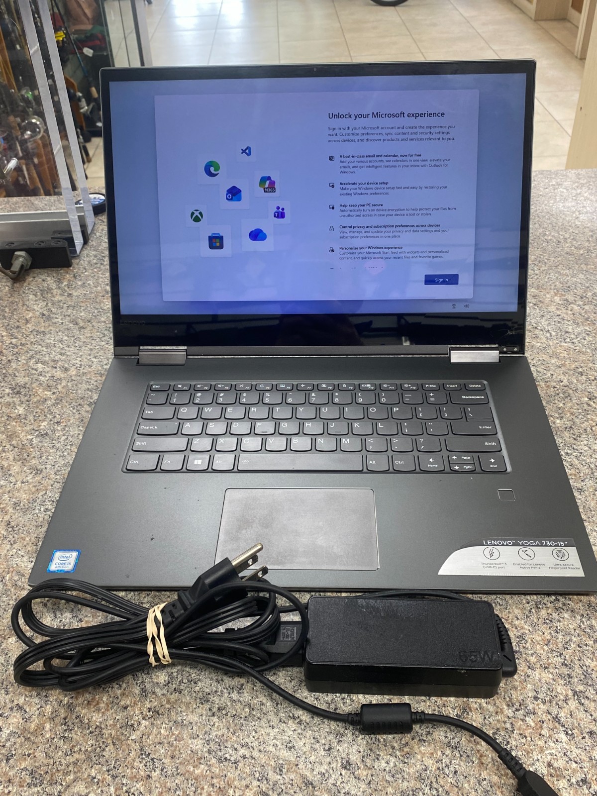 Broken Lenovo Yoga 730-15IKB 15.6″ i5-8250U 1.6GHz 8GB RAM 256GB SSD Cracked Scr