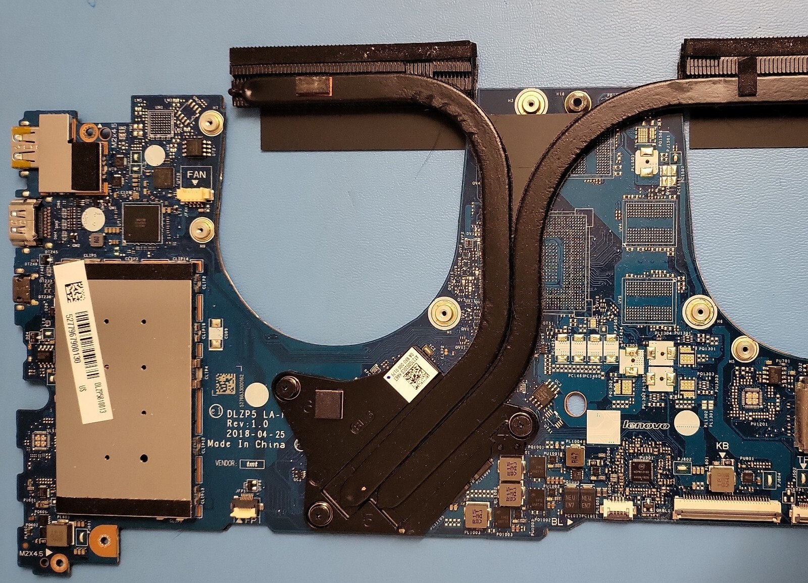 Lenovo Yoga 730-15IKB Core i5-8250U 1.60GHz, 8GB, 256GB, 15.6″ motherboard