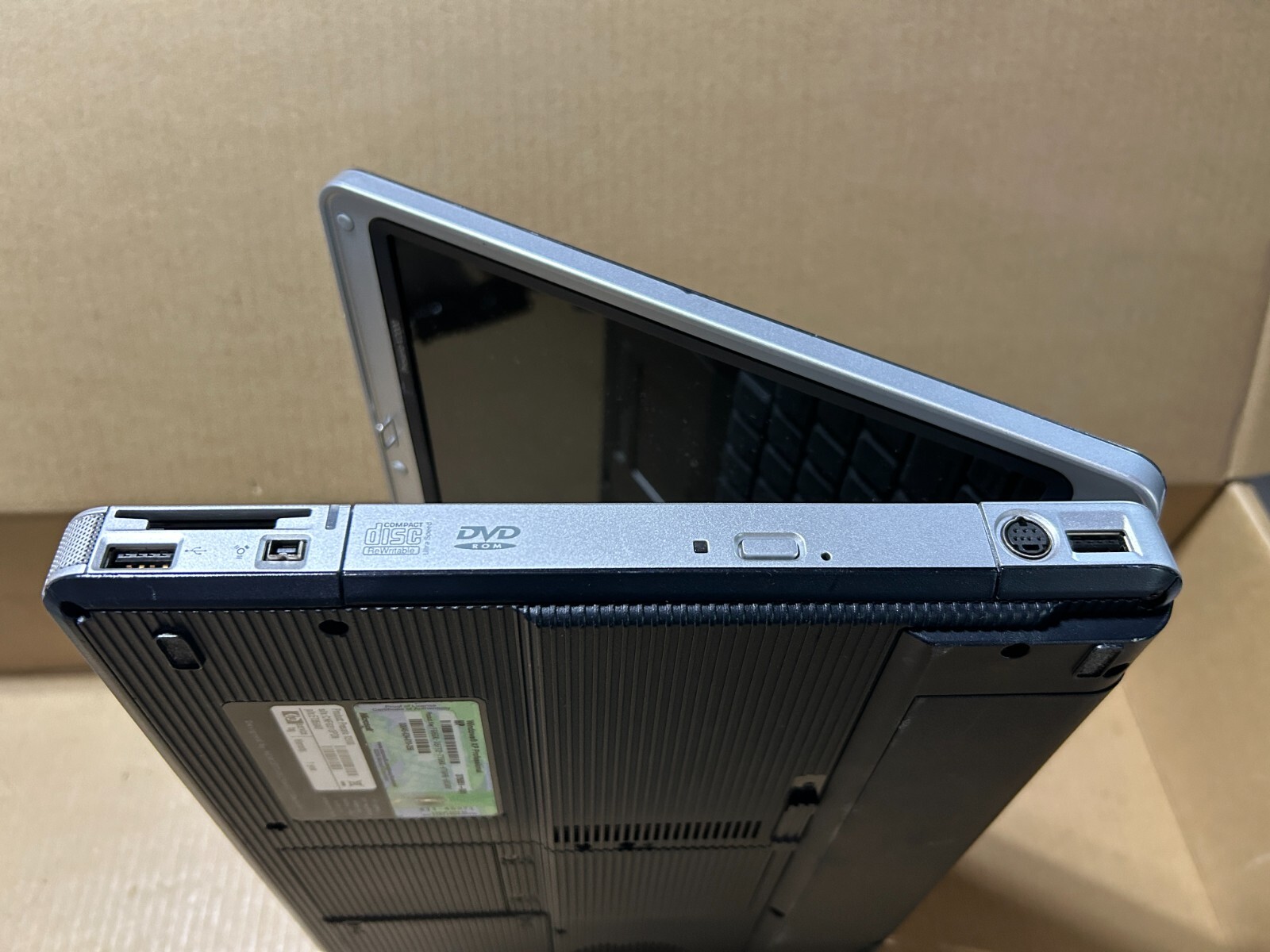 Used – Parts – Vintage Compaq Presario V2000 Laptop – AMD Sempron – 512MB RAM