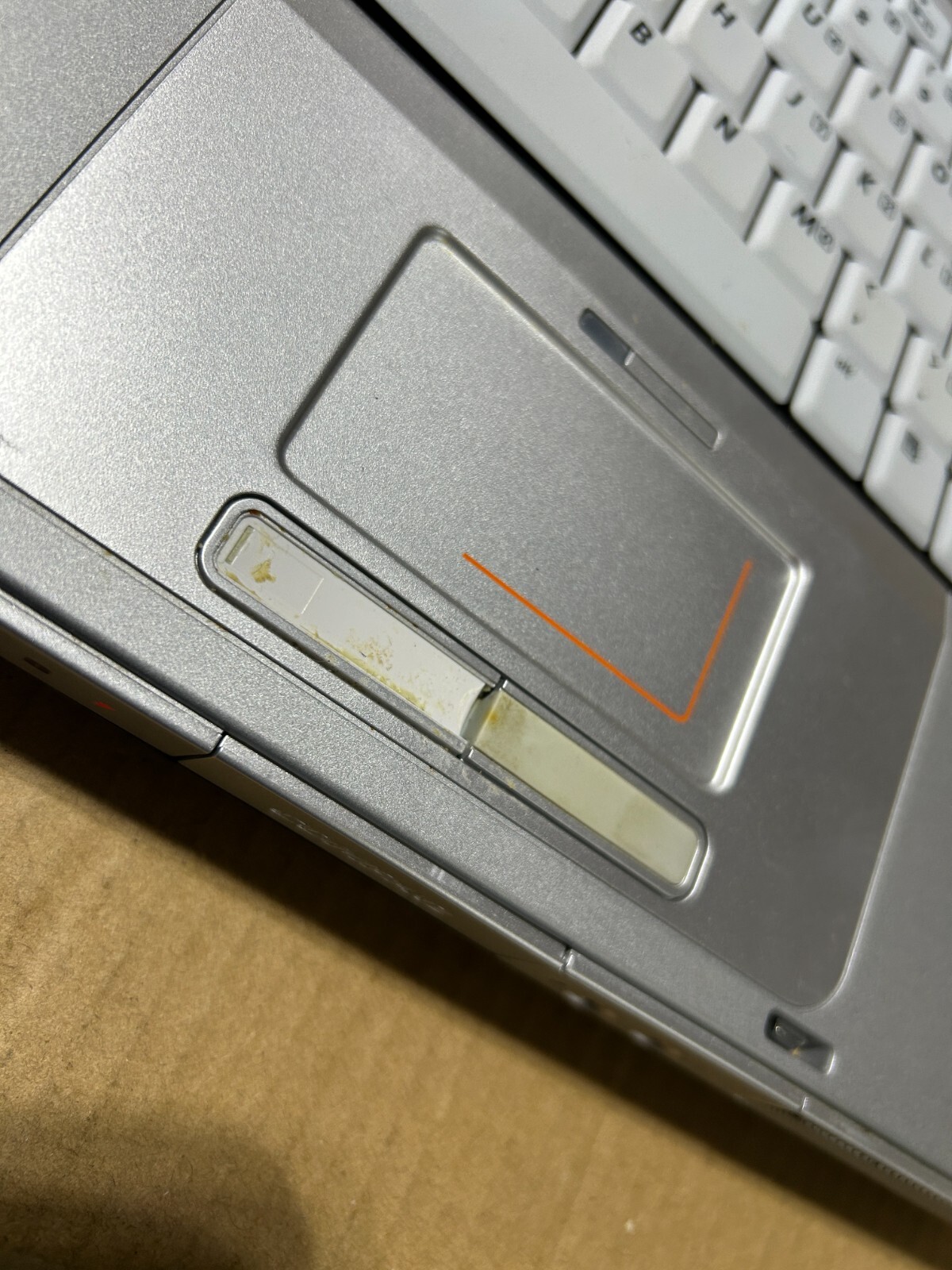 Used – Parts – Vintage Compaq Presario V2000 Laptop – AMD Sempron – 512MB RAM