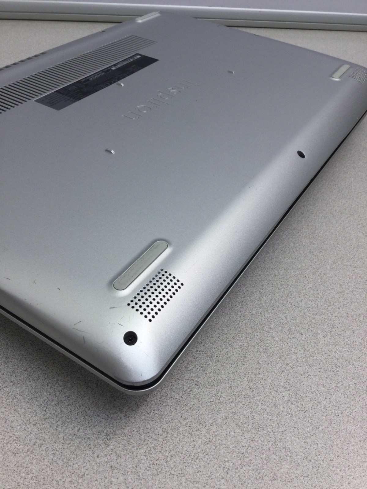 dell inspiron 5584 core i7-8565u @1.80ghz 15.6” 8GB RAM 256GB SSD WIN 11 PRO