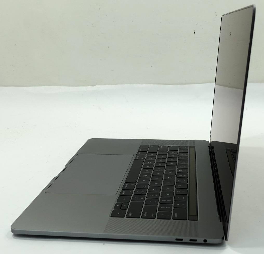 Apple MacBook Pro 2016 A1707 15.4″ Retina i7-6700HQ 16GB 256GB SSD Laptop