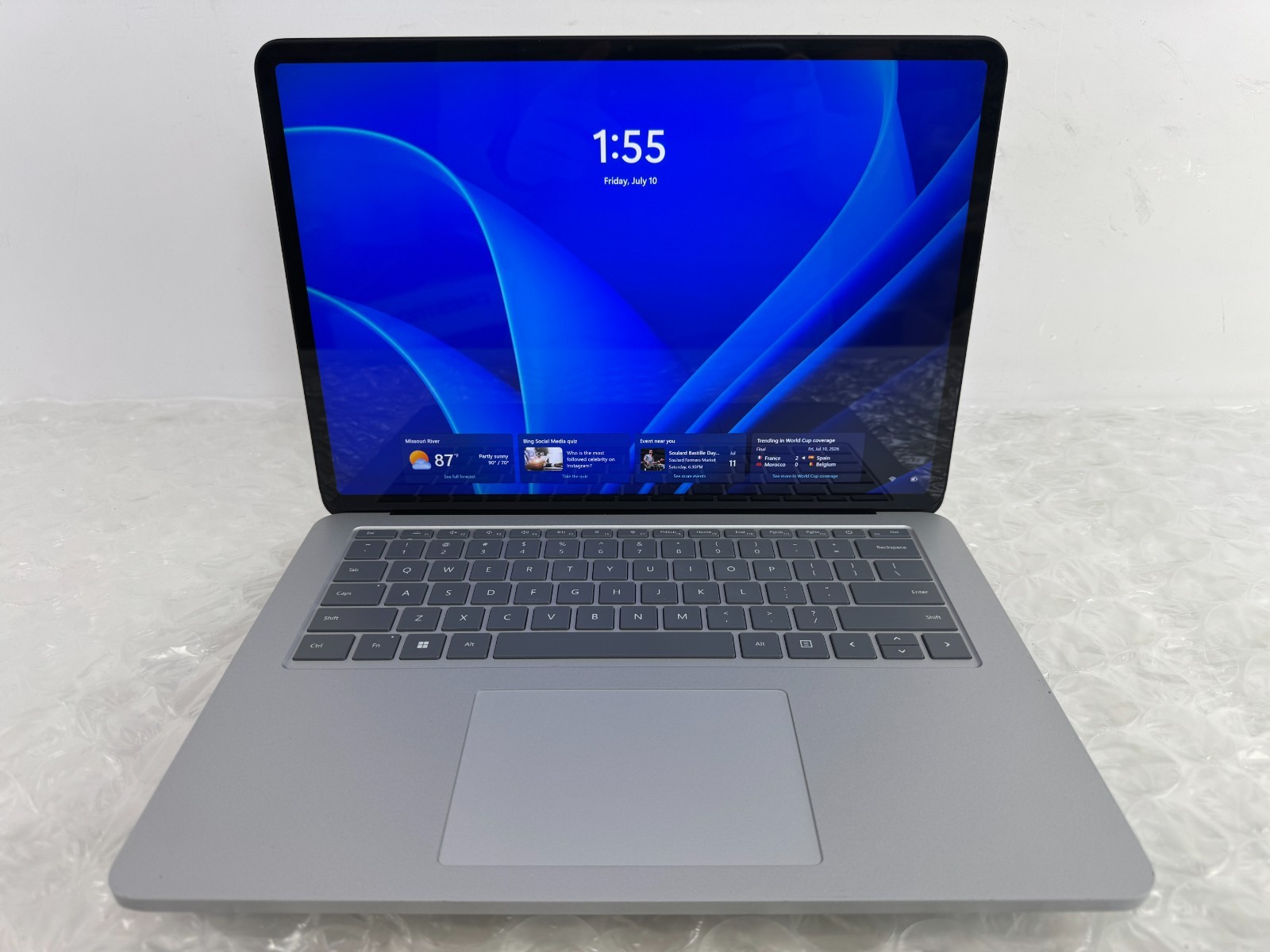 Microsoft Surface Laptop Studio i7-11370H 32GB 1TB SSD RTX 3050 Ti 14.4″ W11P