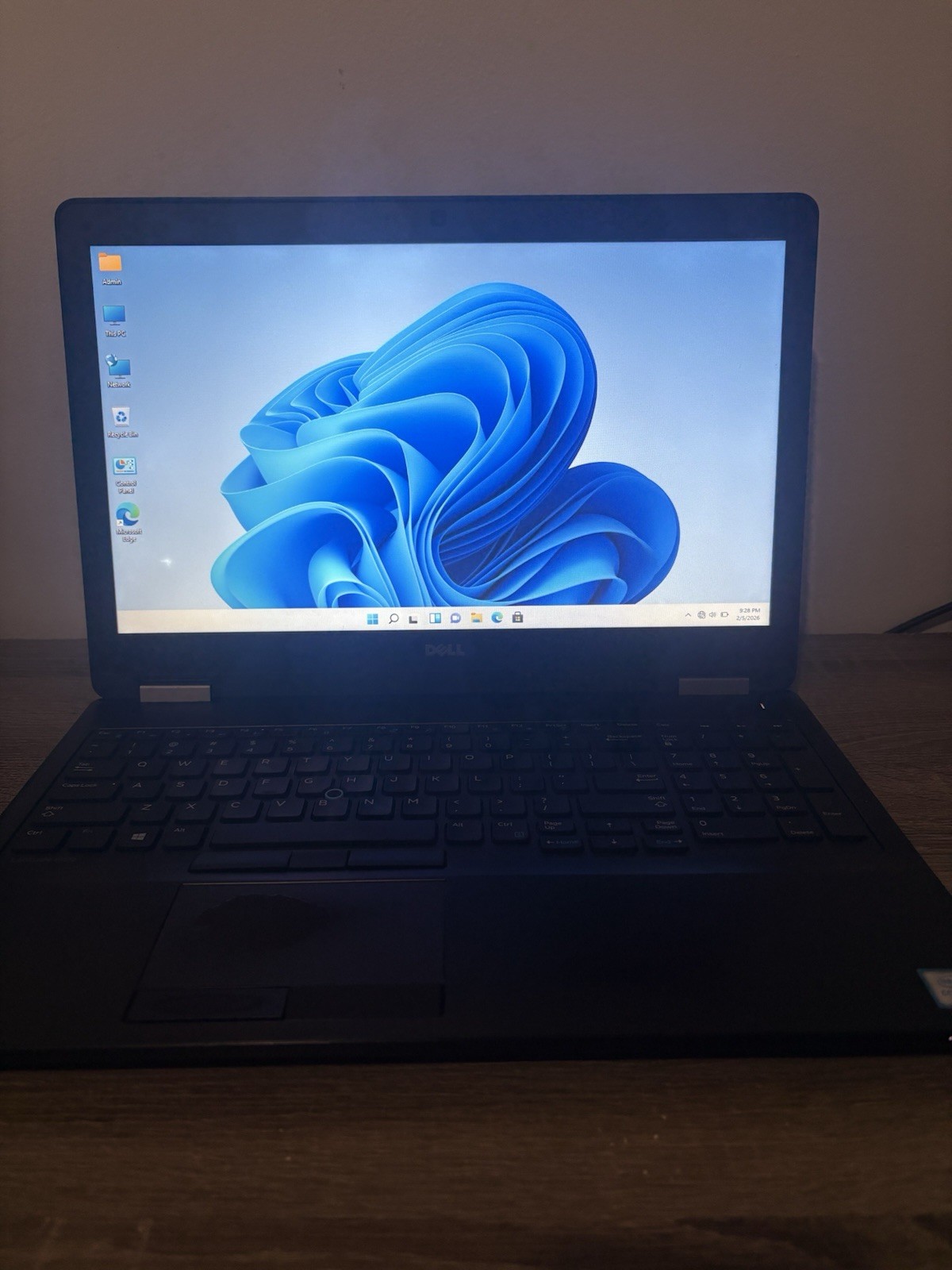 Dell Latitude i5 6th generation laptop computer windows 11