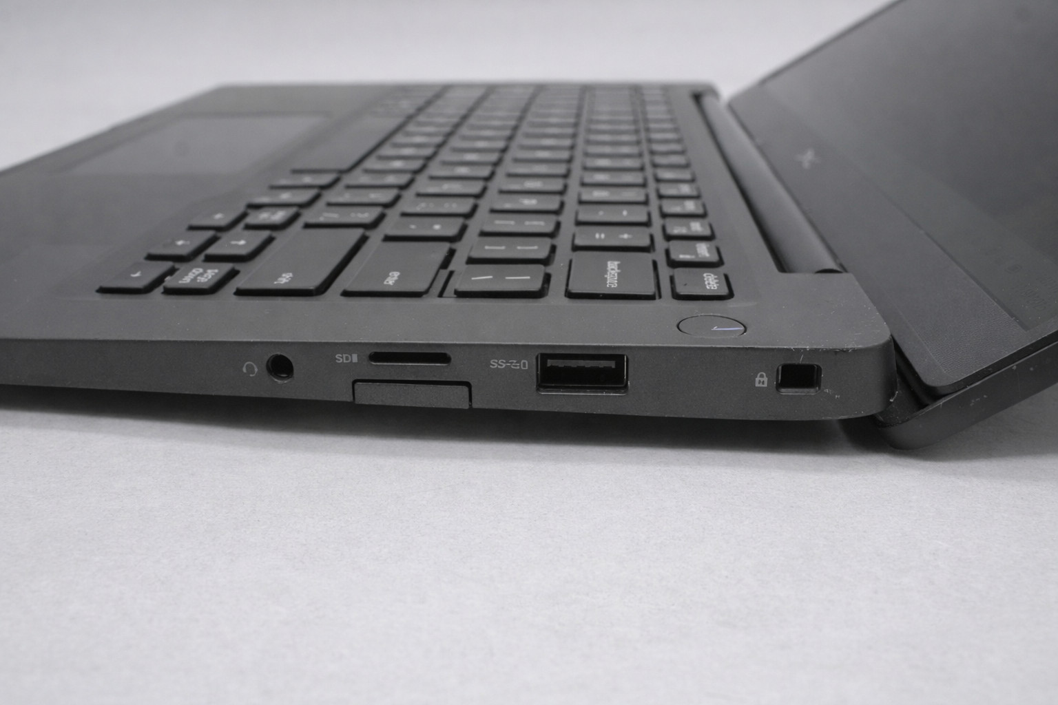 Dell Latitude 7400 i7-8665U 8GB 256GB SSD FHD Backlit Win11 Pro Laptop