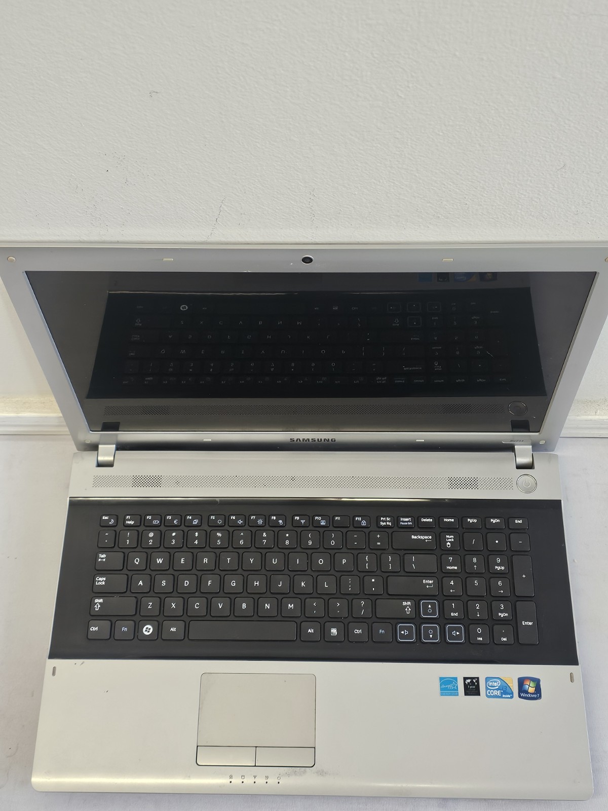 Samsung RV711 Laptop – i3-M380 – 4GB RAM – 500GB HDD – NO BATT Parts/Repair READ