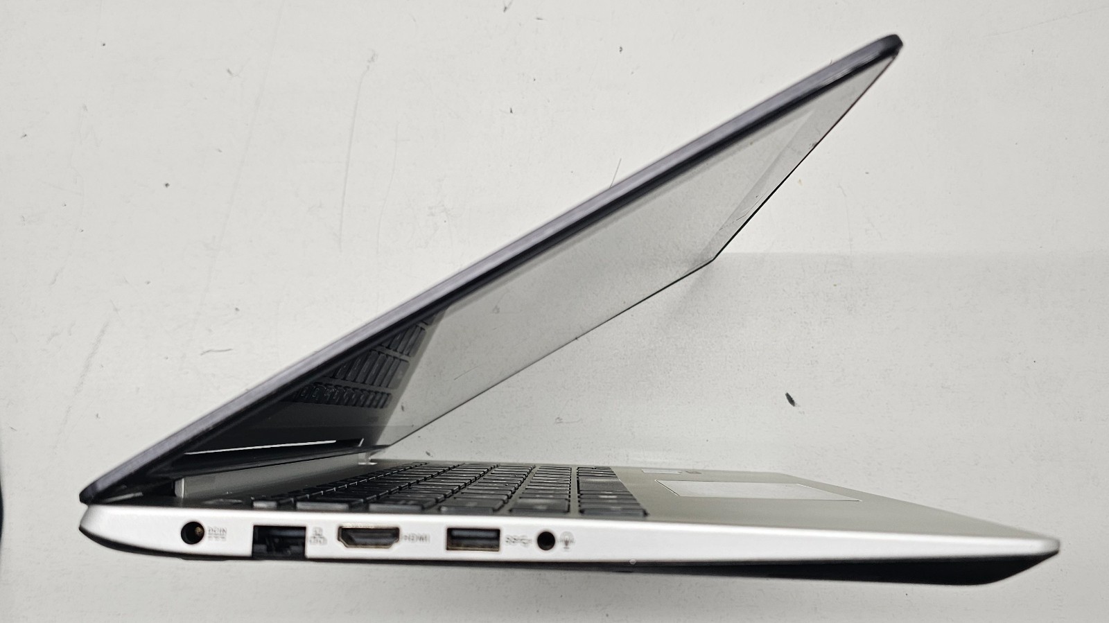ASUS VivoBook Q301LA-BSI5T17 Laptop Intel Core i5-4200U 6GB RAM NO HD/OS (FL)