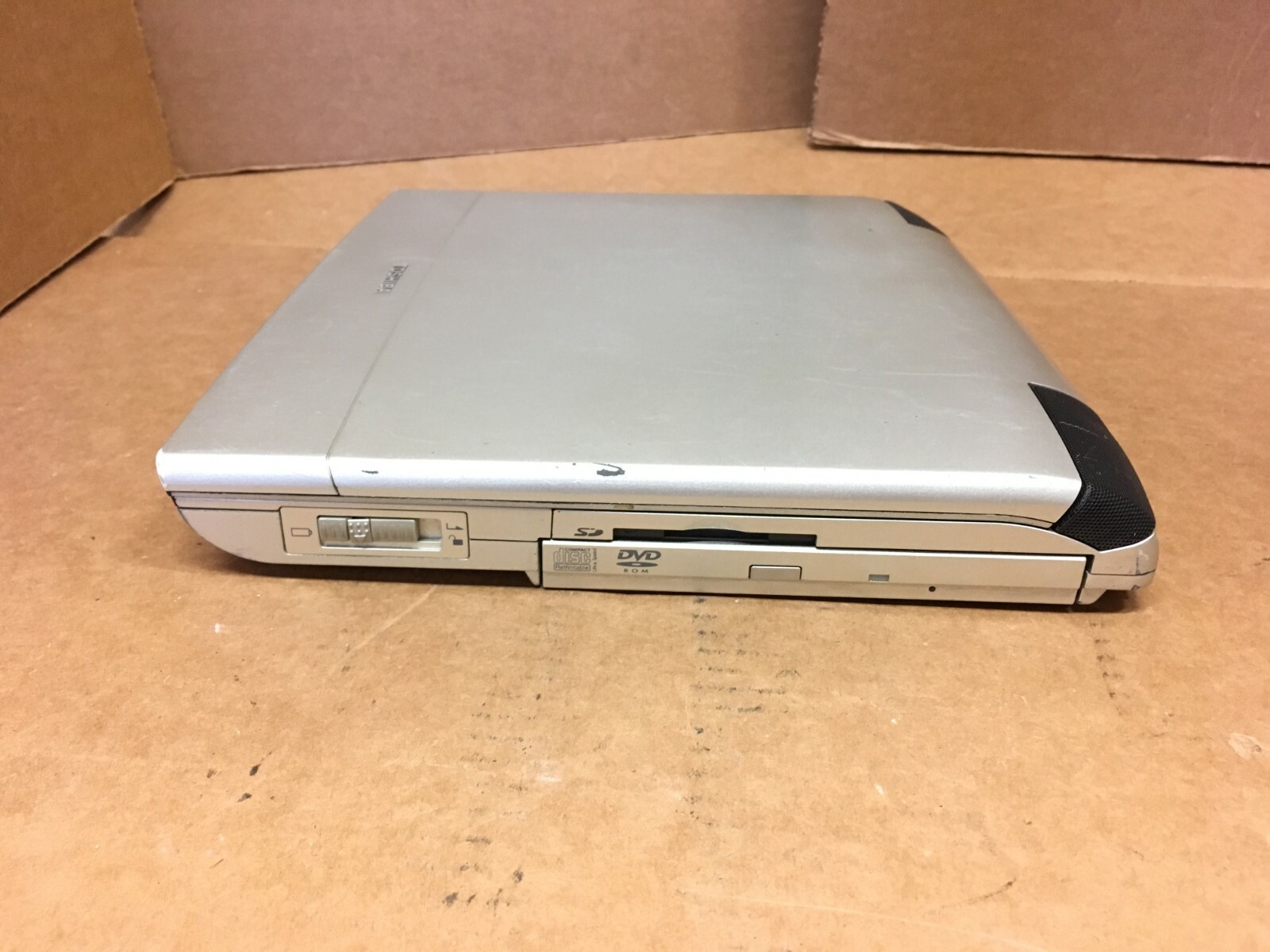 Toshiba Portege M100 PENTIUM M 1.2GHz 256MB RAM 20GB HDD WINDOWS XP WIFI DVD
