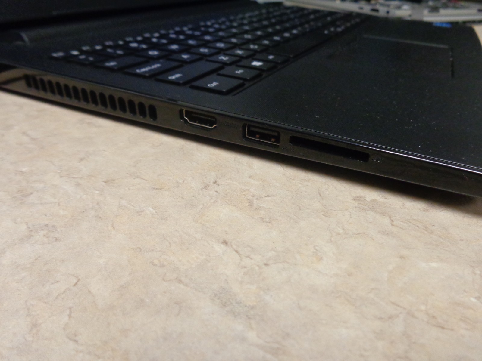 Dell Inspiron 15-3552 Intel Pentium N3700 1.60GHz 8GB 500GB Windows 10 CLEAN