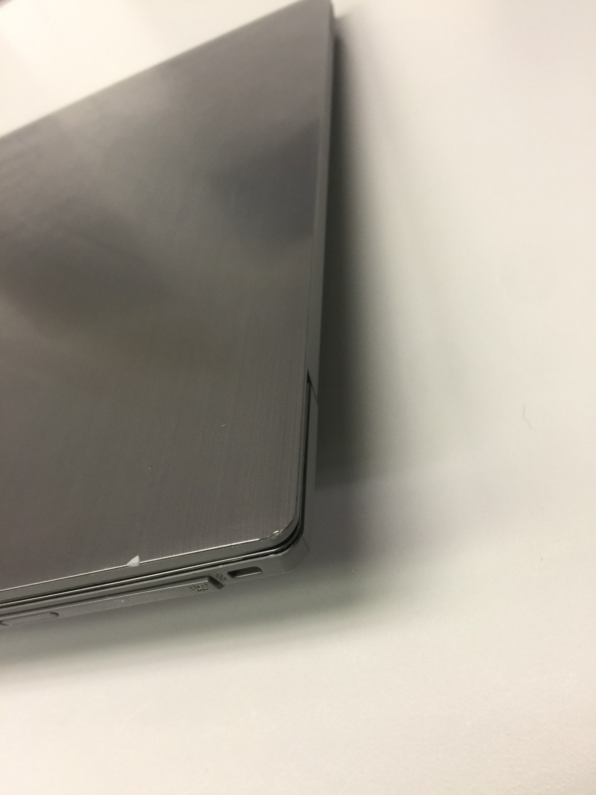 LenovoV330-15IKB (81AX) core i5 7th gen 2.50 ghz 8 GB RAM 256 GB SSD WIN 11 PRO