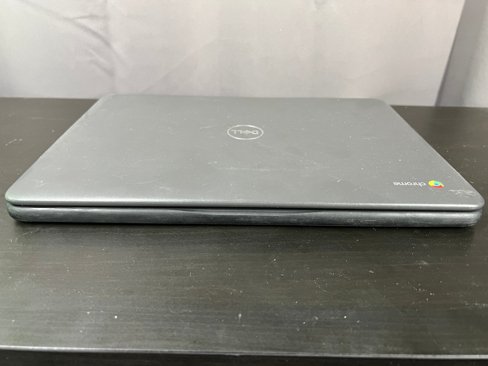 Dell Chromebook 14 3400 (14″, Intel 1.1GHz, 4GB, 32GB SSD, ChromeOS) w/ Charger