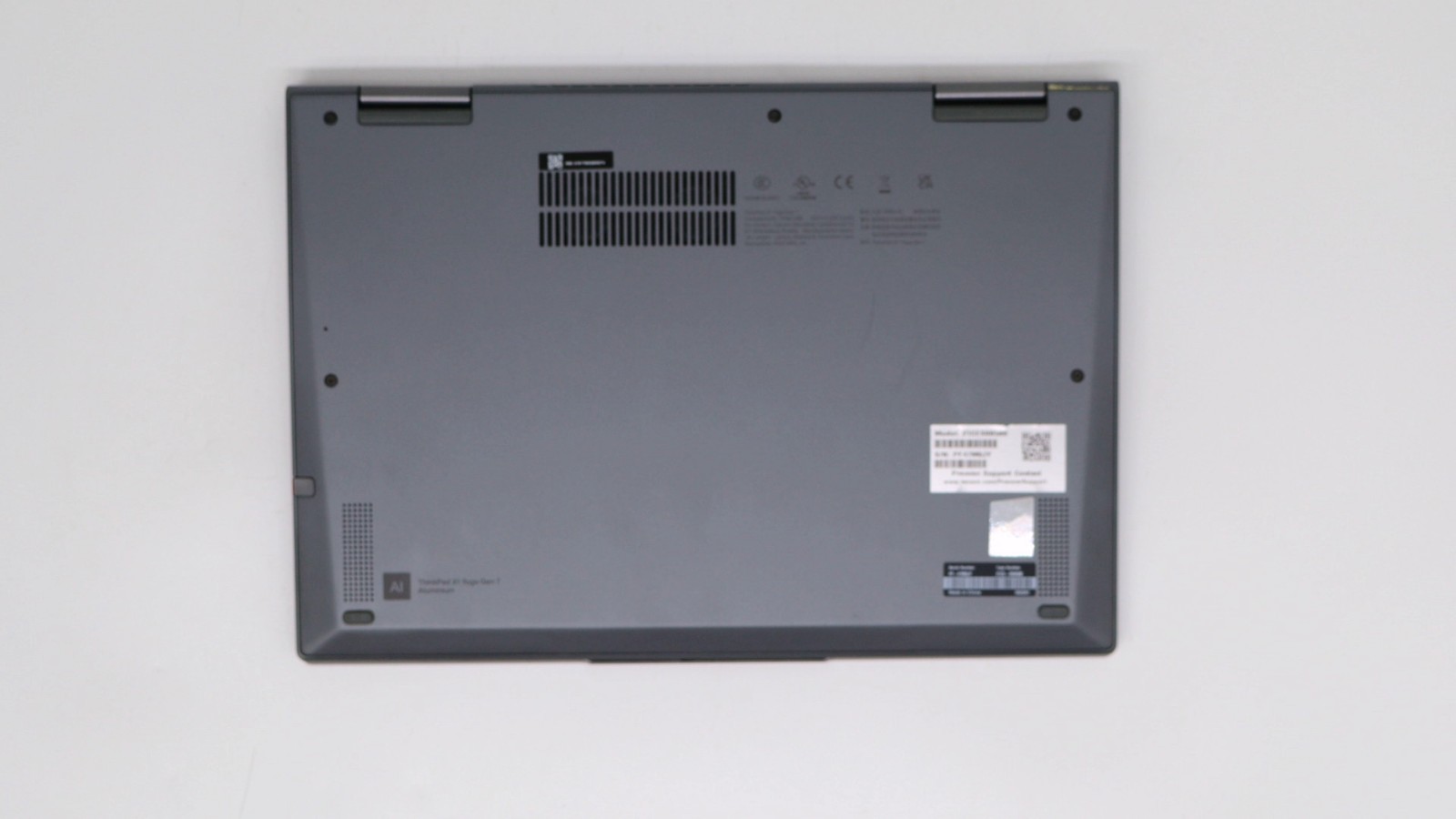 Lenovo ThinkPad X1 Yoga Gen 7 14″ i7-1270p 32GB 512GB – Very Good