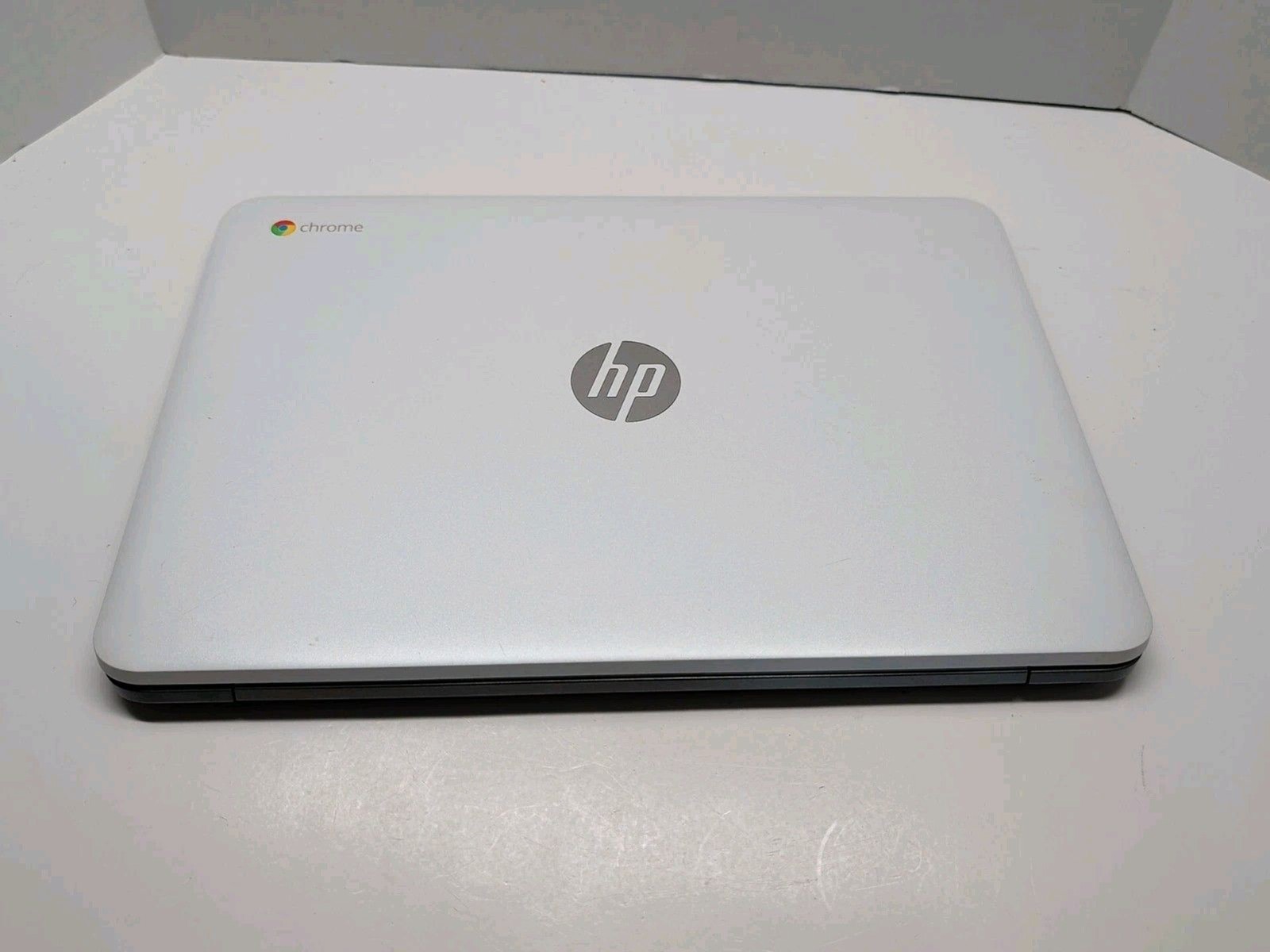 HP Chromebook 14-ak013dx White 14″ Intel Celeron Chrome OS Tested Working