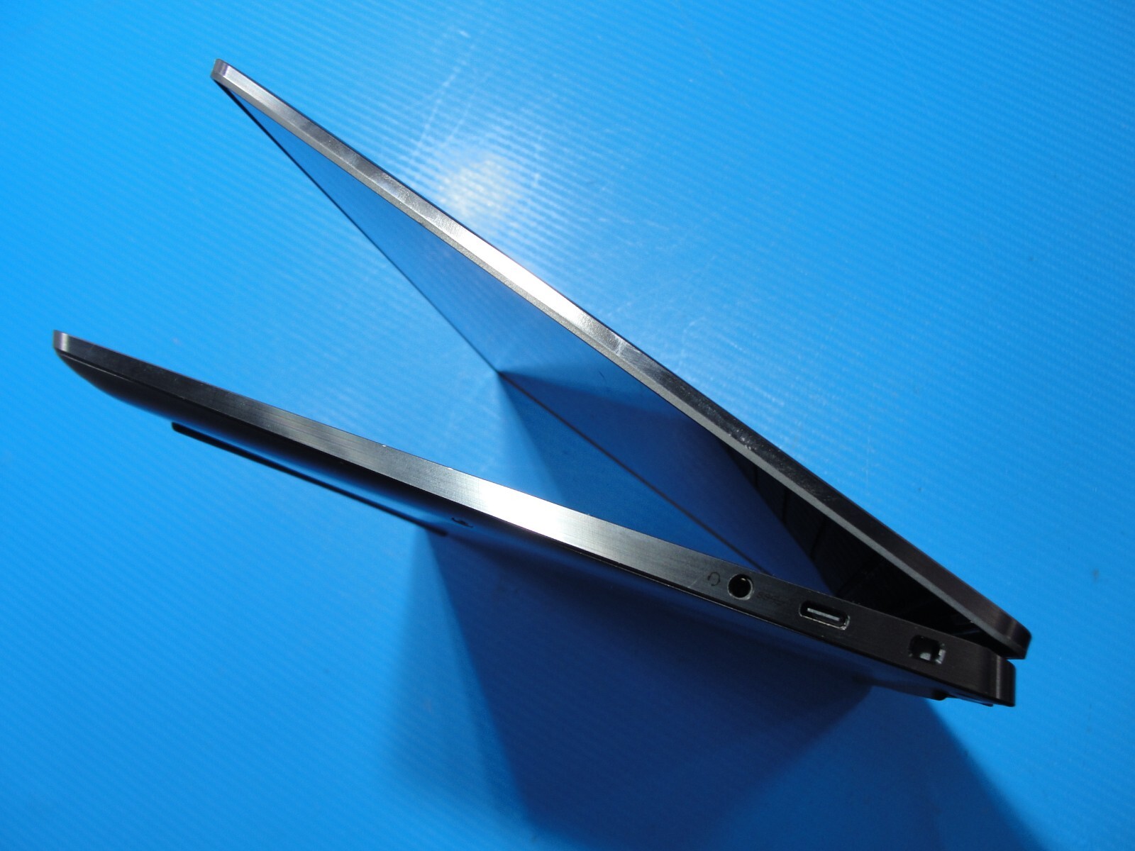 Dell Latitude 9330 2n1 13.3”WQXGA Core i5-1240U 1.8GHz 16GB SSD 256GB Warranty