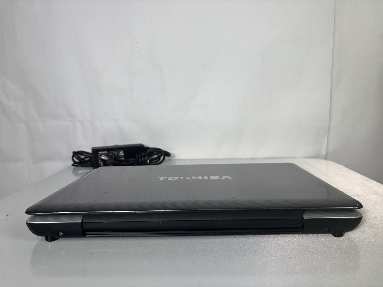 Toshiba Satellite L505 Laptop AMD Athlon II Dual-Core Windows 8 *READ