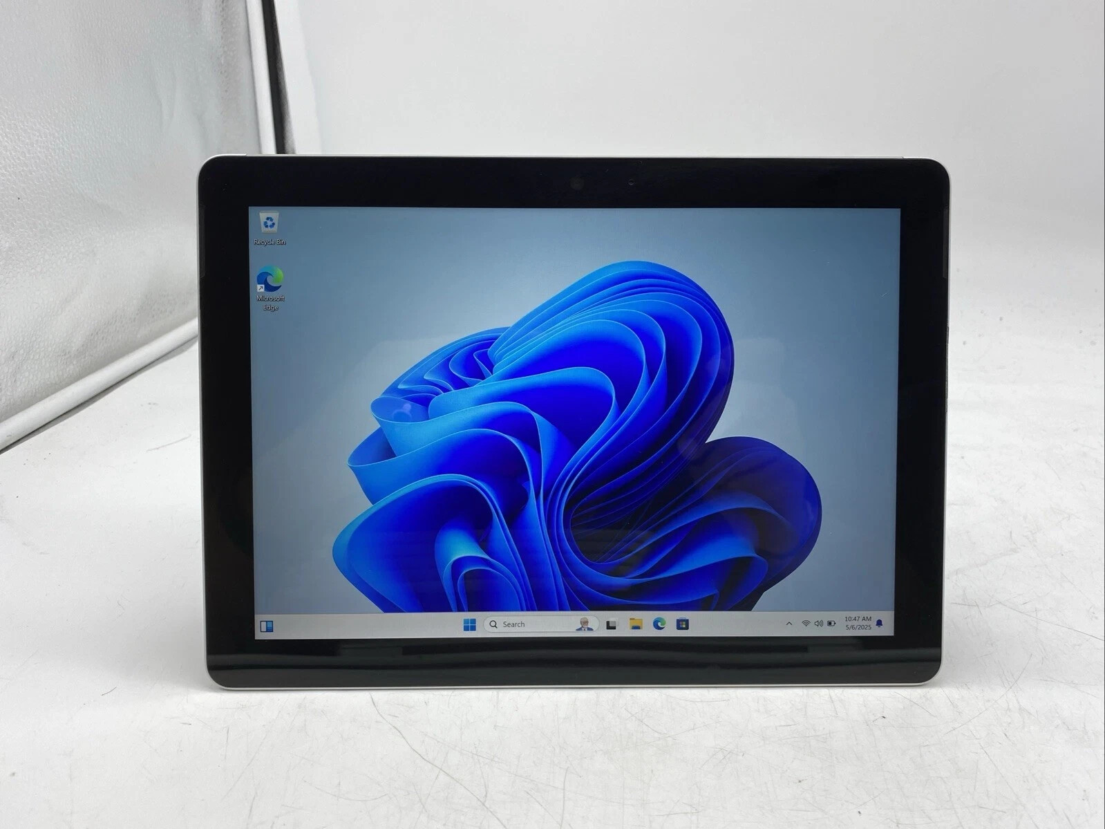 Microsoft Surface Go Tablet Pentium 4415Y 1.6GHz 8GB RAM 128GB SSD . NO POWER