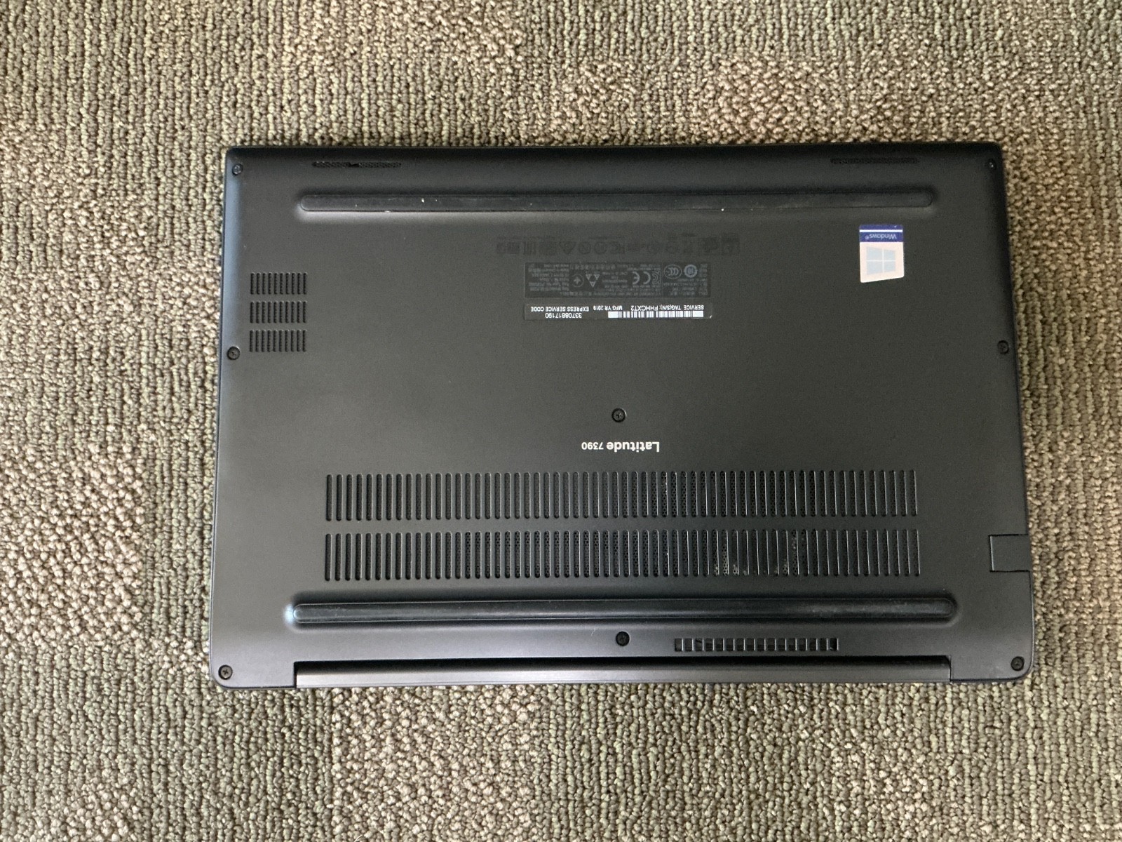 Dell Latitude 7390 13.3″ FHD i7-8650U 8GB RAM 256GB SSD Windows 11 Pro Laptop