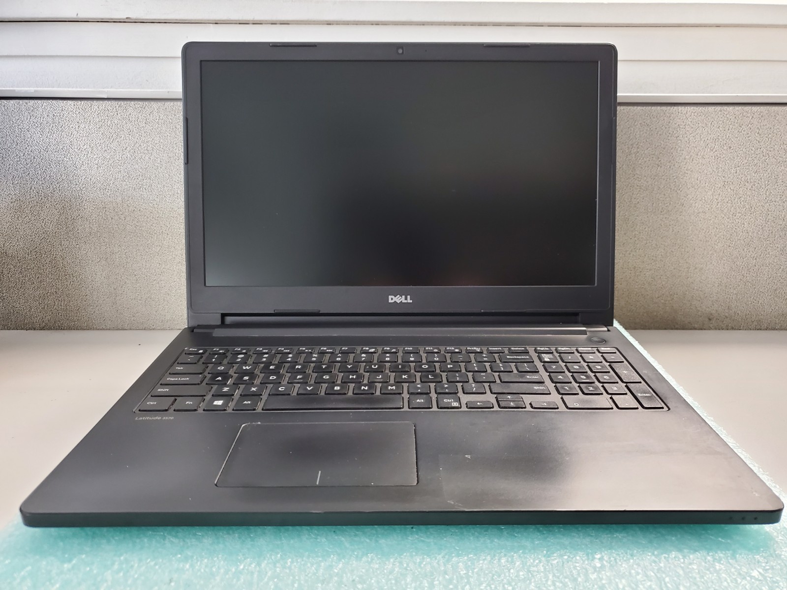 Dell Latitude 3570 i3-6100U@2.3GHz 4GB RAM No HD/OS *BIOS/No battery* | C763