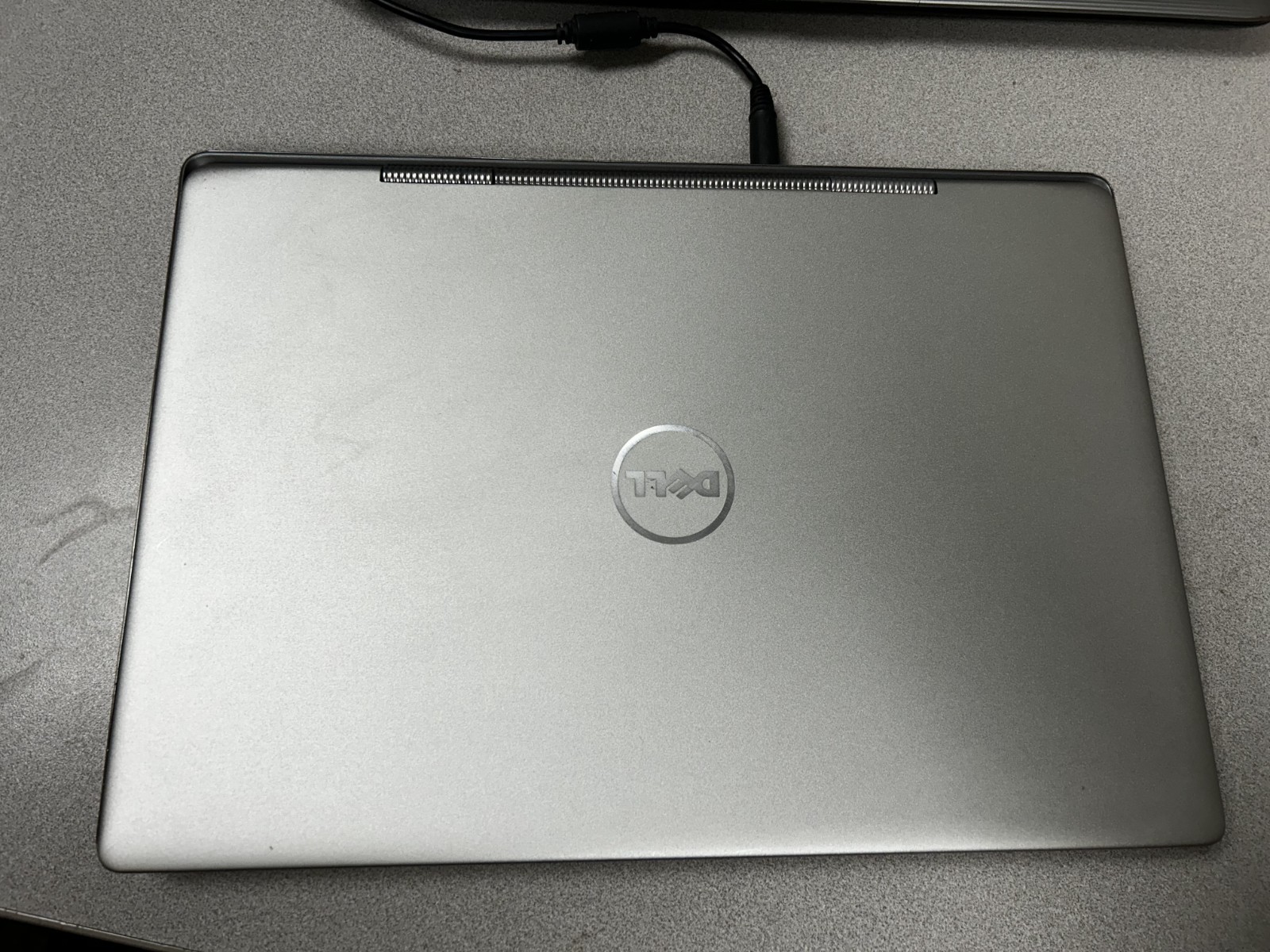 Dell XPS 14Z 14″ Intel Core i5-2430M 2.4ghz 8GB 120Gb SSD DVD WiFI BT win 7