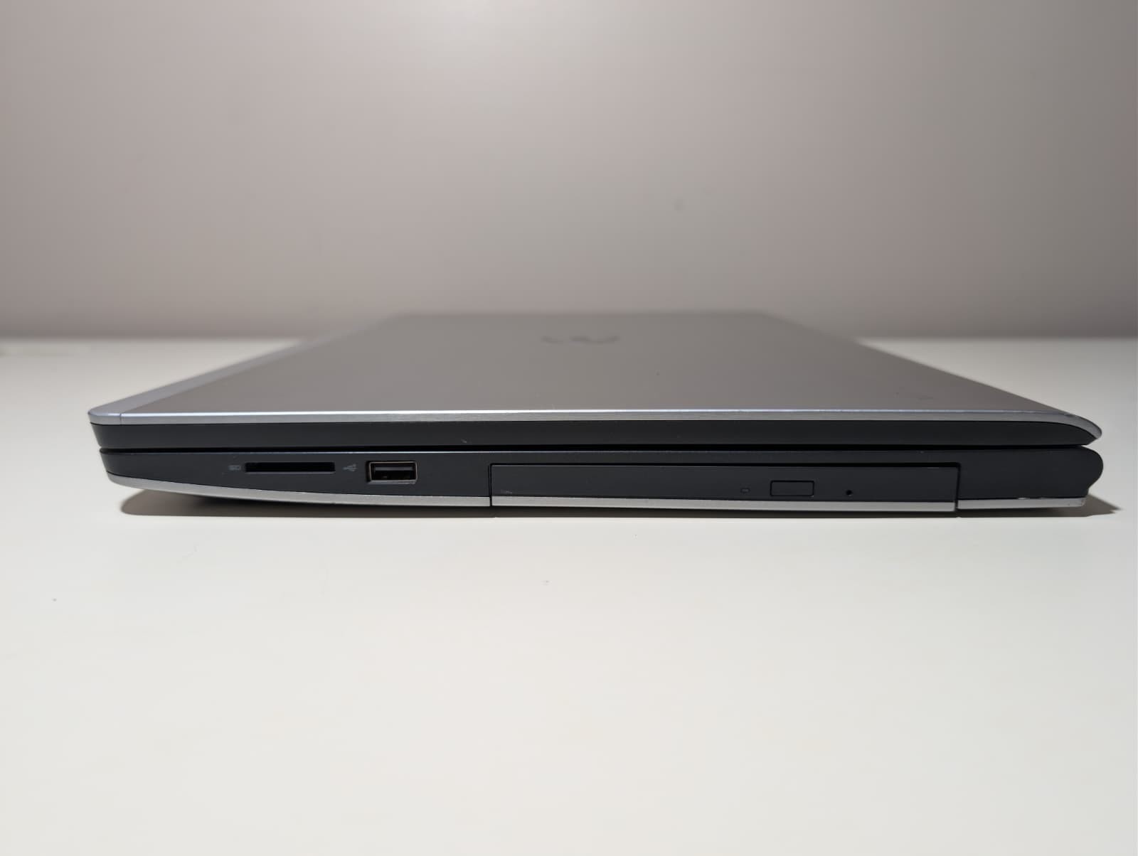 17″ Dell Inspiron 5748 | Pentium 3558U 8GB RAM 256GB SSD | HD+ Win 7 Pro DVD+RW