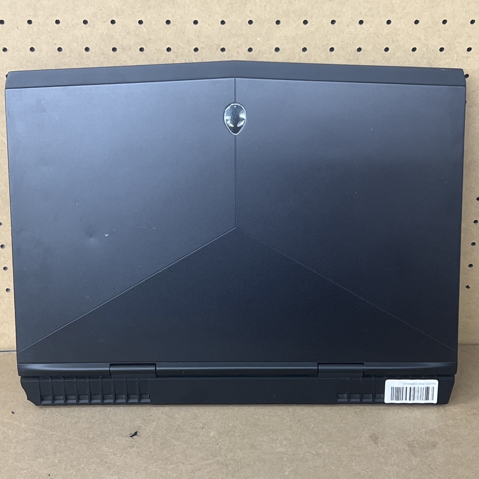 Alienware 17 R5 Gaming i7-8750H 16GB Ram 1TB SSD GTX 1070- Fair *76% Batt, Read*