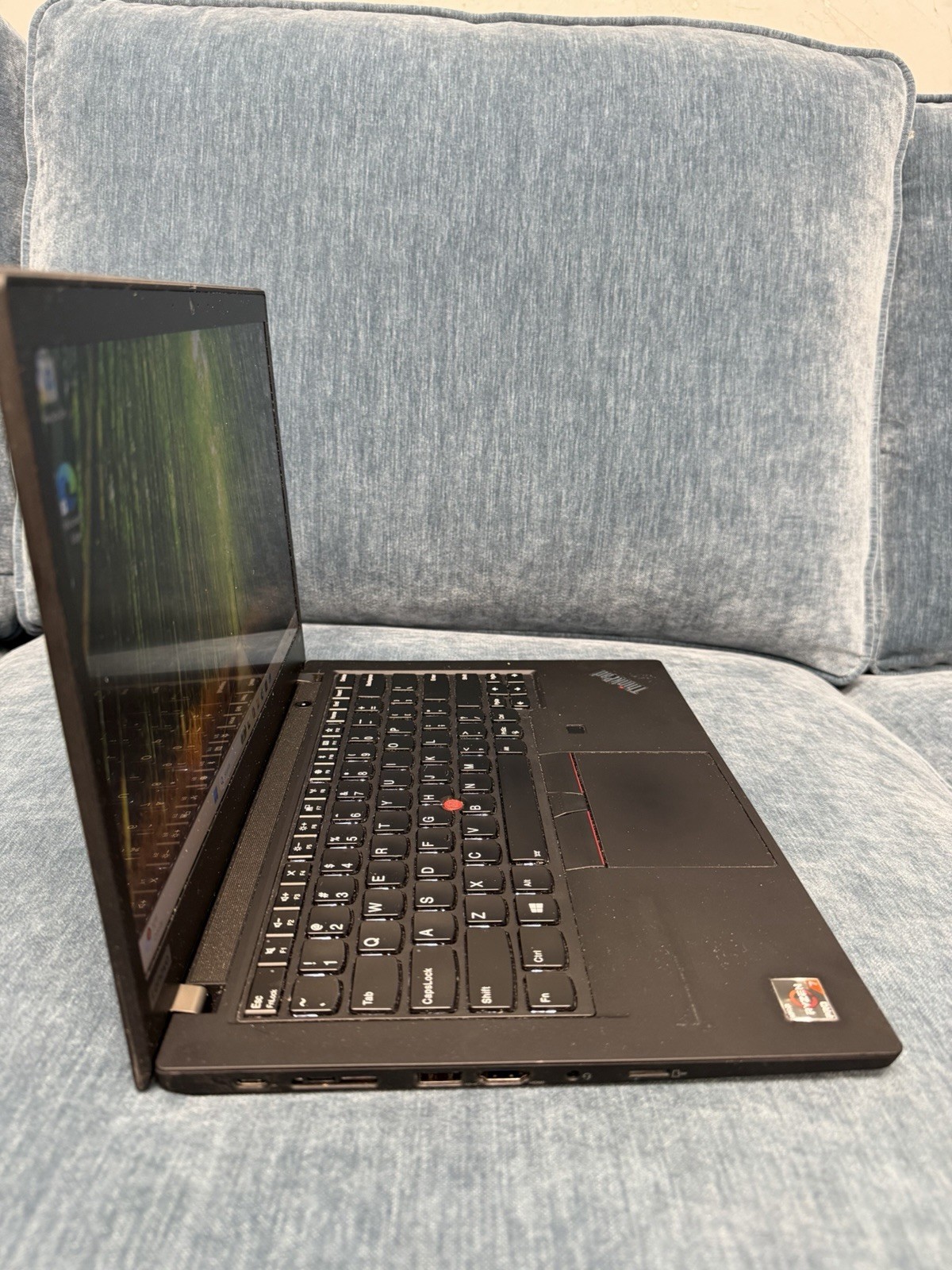 Lenovo ThinkPad T495: Screen 14″ / Ryzen 7 3700U / RAM 16Gb / SSD 512Gb / Win 11