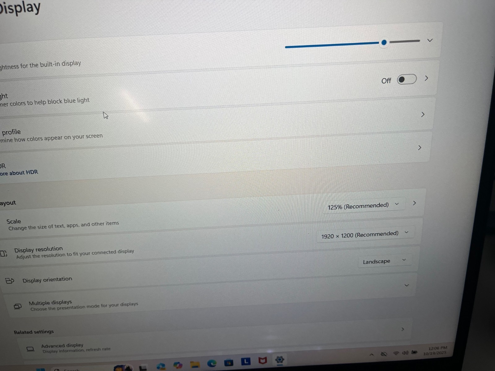 Lenovo IdeaPad Slim 3x 15.3″ PC Laptop – 1TB SSD, Qualcomm SnapDragon, Win 11