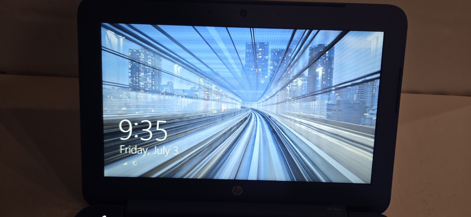 HP Stream 11-d010wm 11.6 inch Notebook Intel Celeron Windows 8.1 Blue Ultra