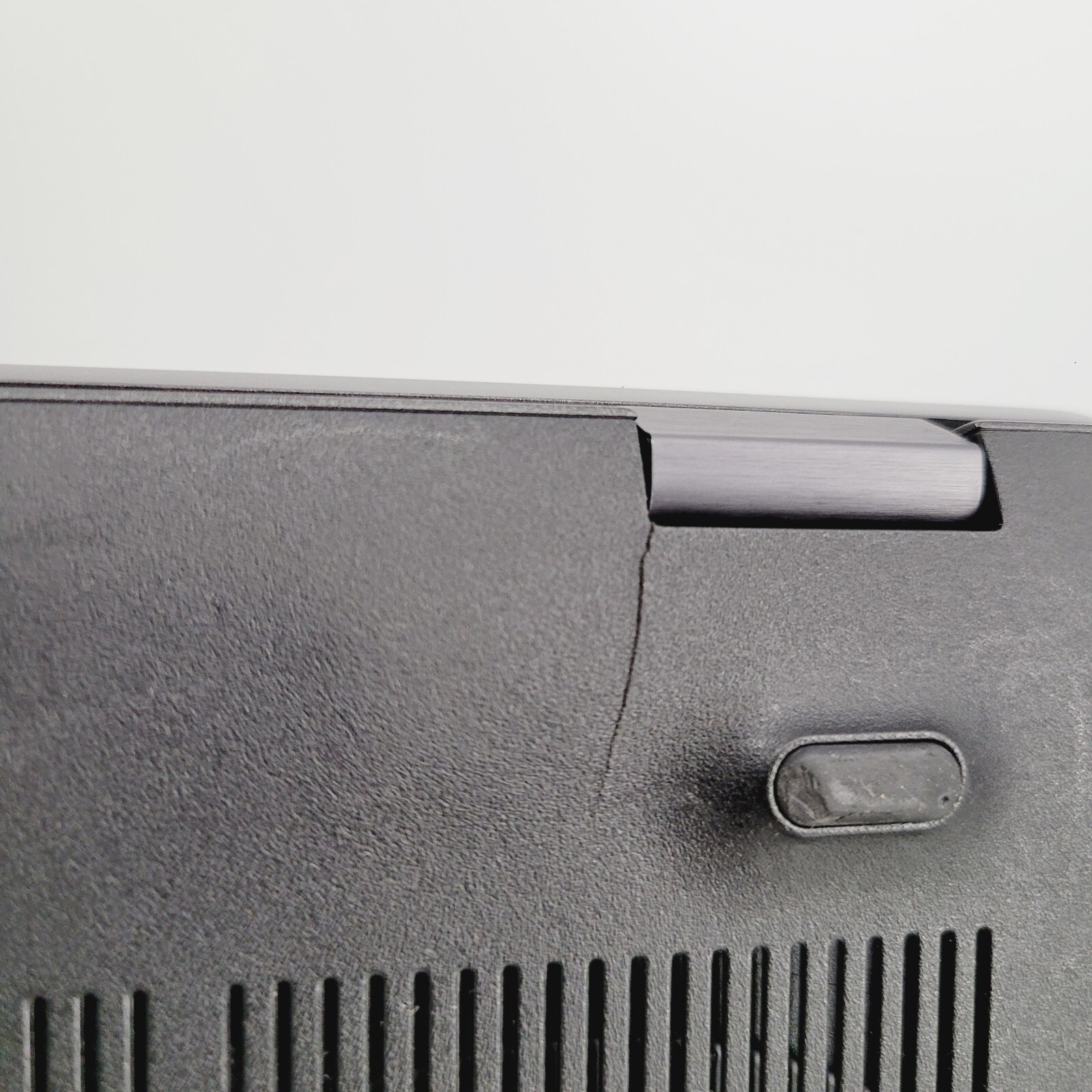 Dell Latitude 5500 Core i5-8365U 1.6GHz 8GB RAM No HDD 15.6″ ***Boot to Bios