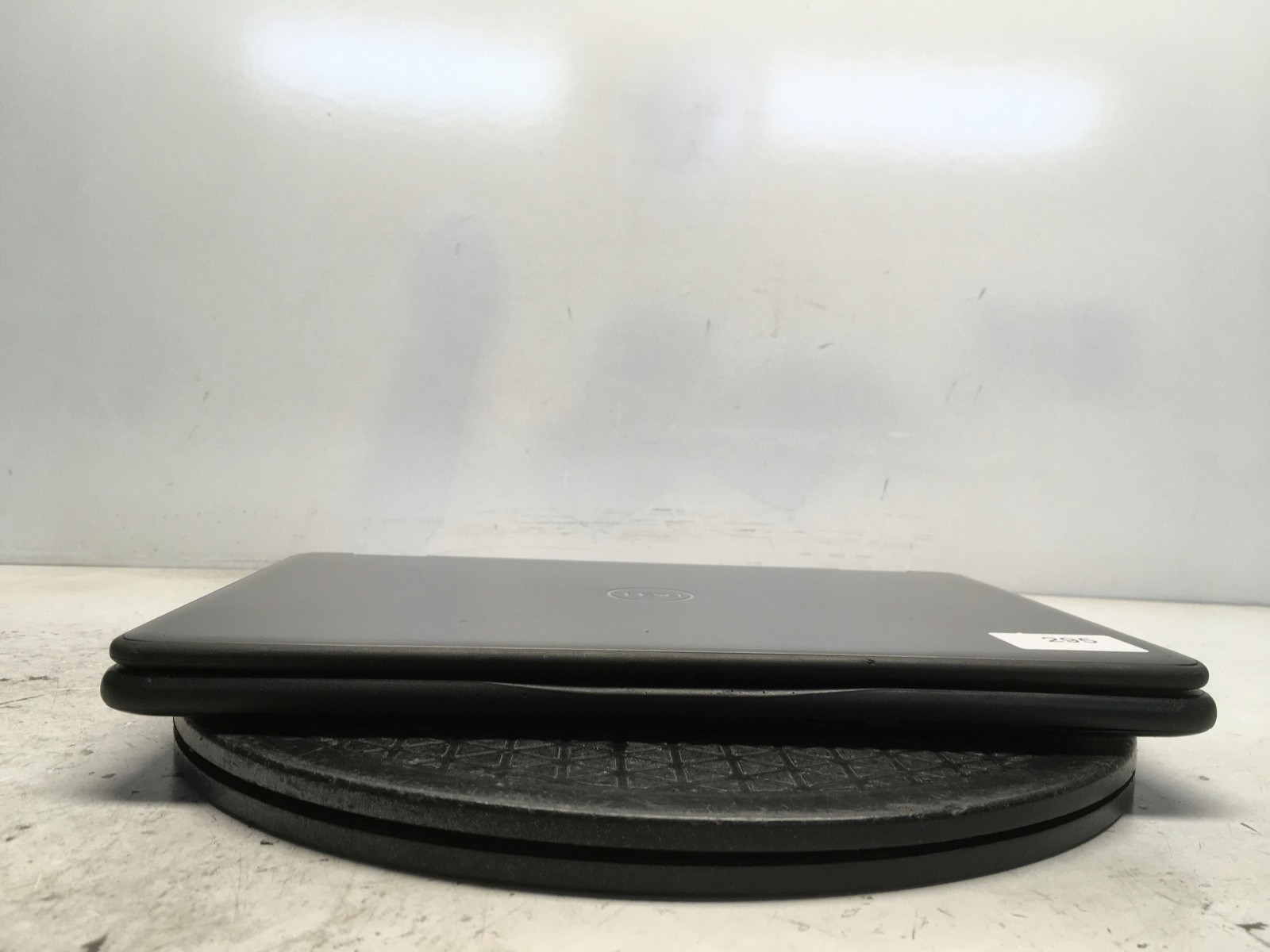 Dell Latitude 3190 2-In-1 Intel Pentium Silver N5000 1.1GHz 4 GB NO HDD