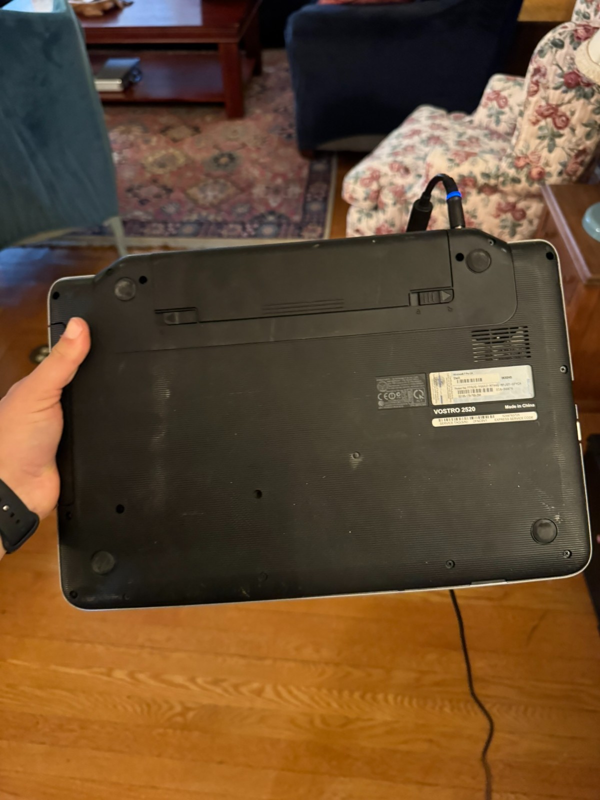 Dell Vostro 2520 – 2nd Gen i3 – 2GB RAM – Cracked Screen – No HDD/OS – Parts/Rep