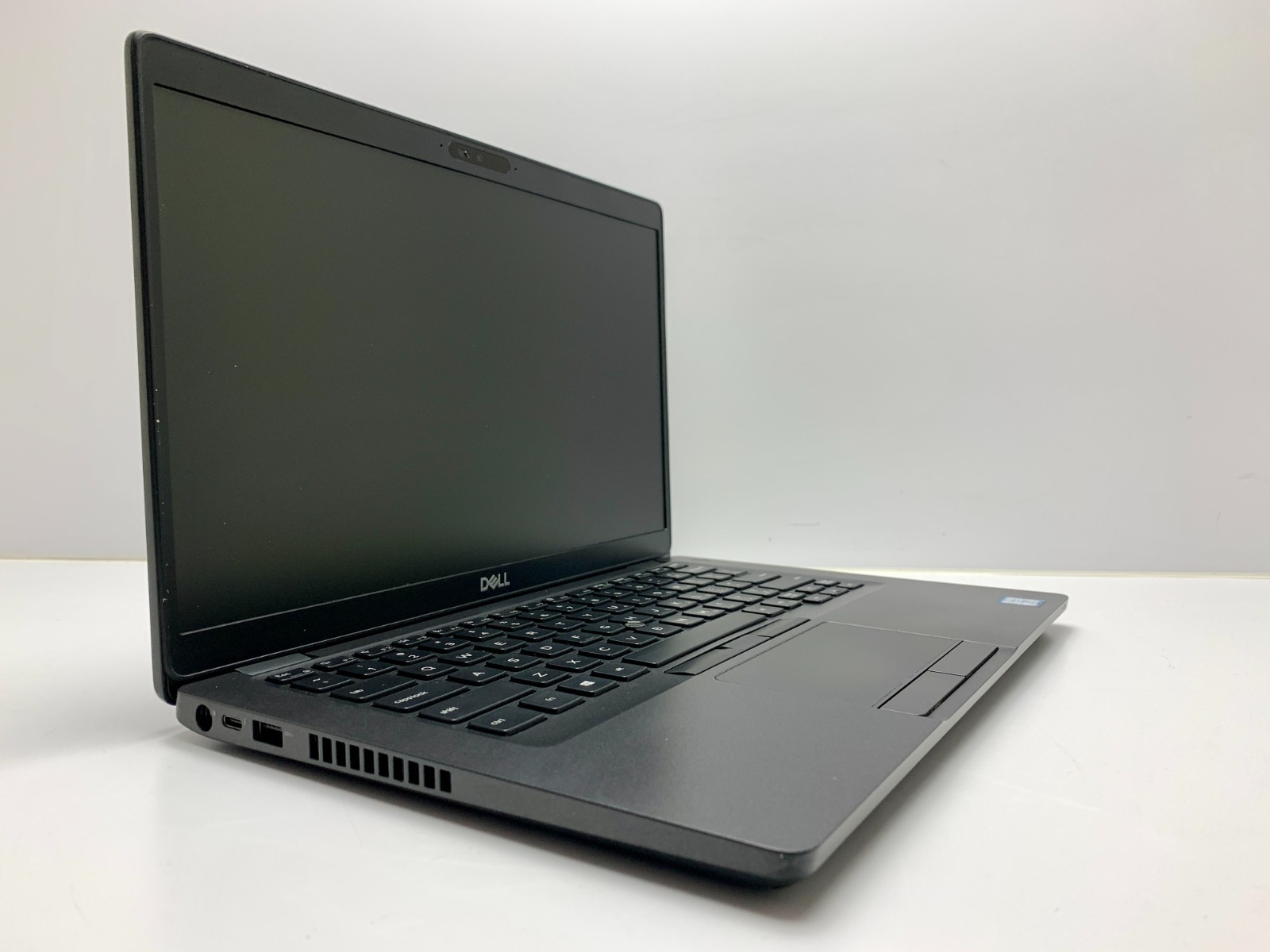 Dell Latitude 5400 | i5-8365U | 16GB RAM | 256GB SSD | LINUX | CHASSIS WEAR