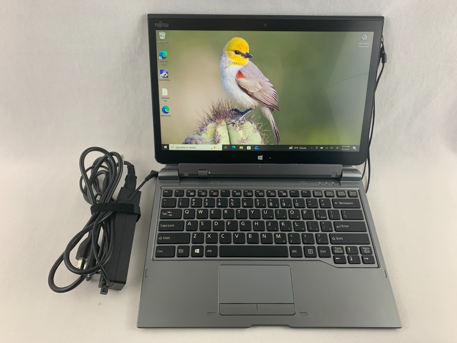 Fujitsu Stylistic Q736 Laptop Intel Core i5-6200U 2.3GHz, 4GB RAM 128GB SSD W10P