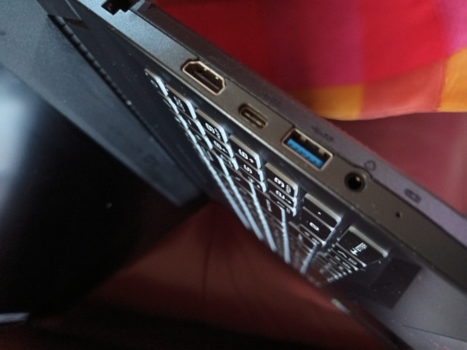 MSI Pulse GL66 (Loose N Key) Has Original Adapter