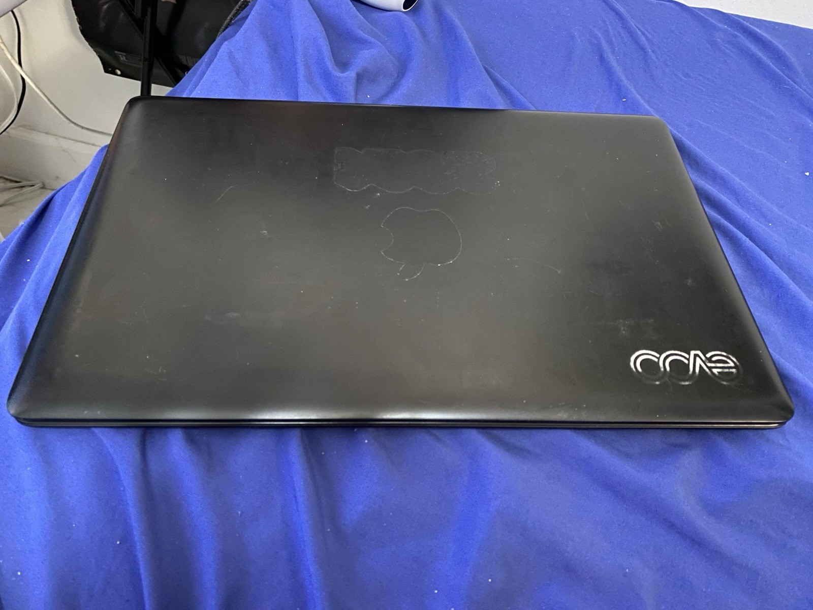 Evoo Laptop Ultra Thin 15.6 inch (256GB, Intel Core i7 6th Gen., 2.40GHz, 8GB)