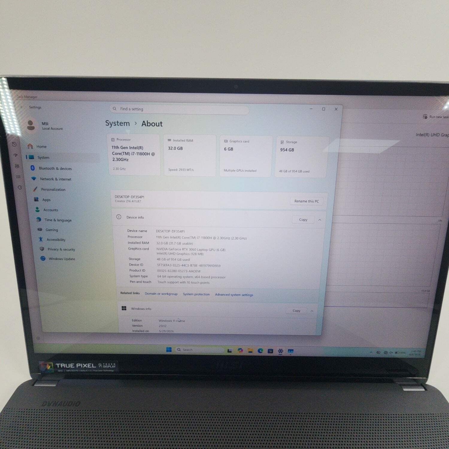 MSI Creator 16 AI Studio A11UE 16″ i7-11800H 2.3GHz 32GB RAM 1TB SSD
