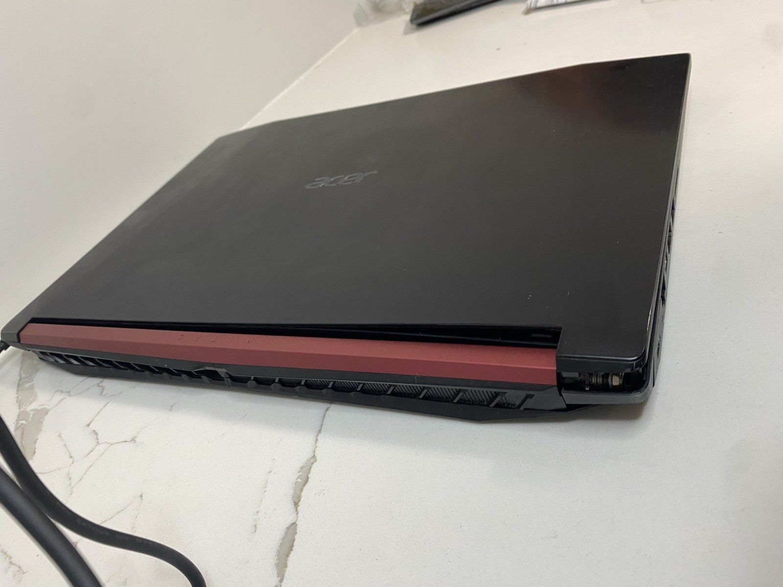 Acer NITRO 5 AN515-42 15.6 inch (AMD Ryzen 5 2500U, 2.0GHz, 8GB RAM) Read Desc