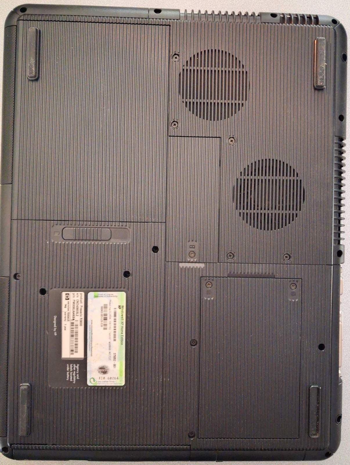 Complete Working Compaq Presario R3000 Laptop Athlon 3000+ 797MHz, 512GB, XP