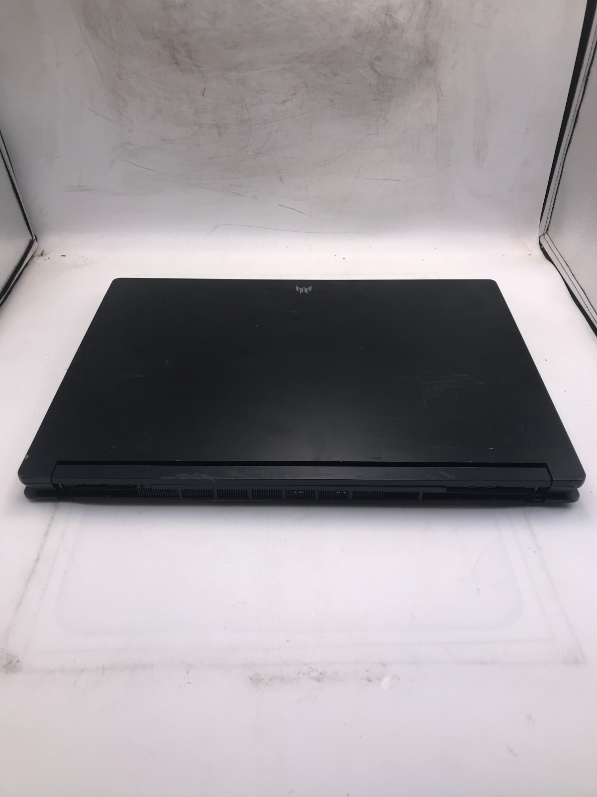 Acer Predator Triton 17X PTX17-71 17″ Intel i9-13900HX 8GB RAM RTX 4090 READ